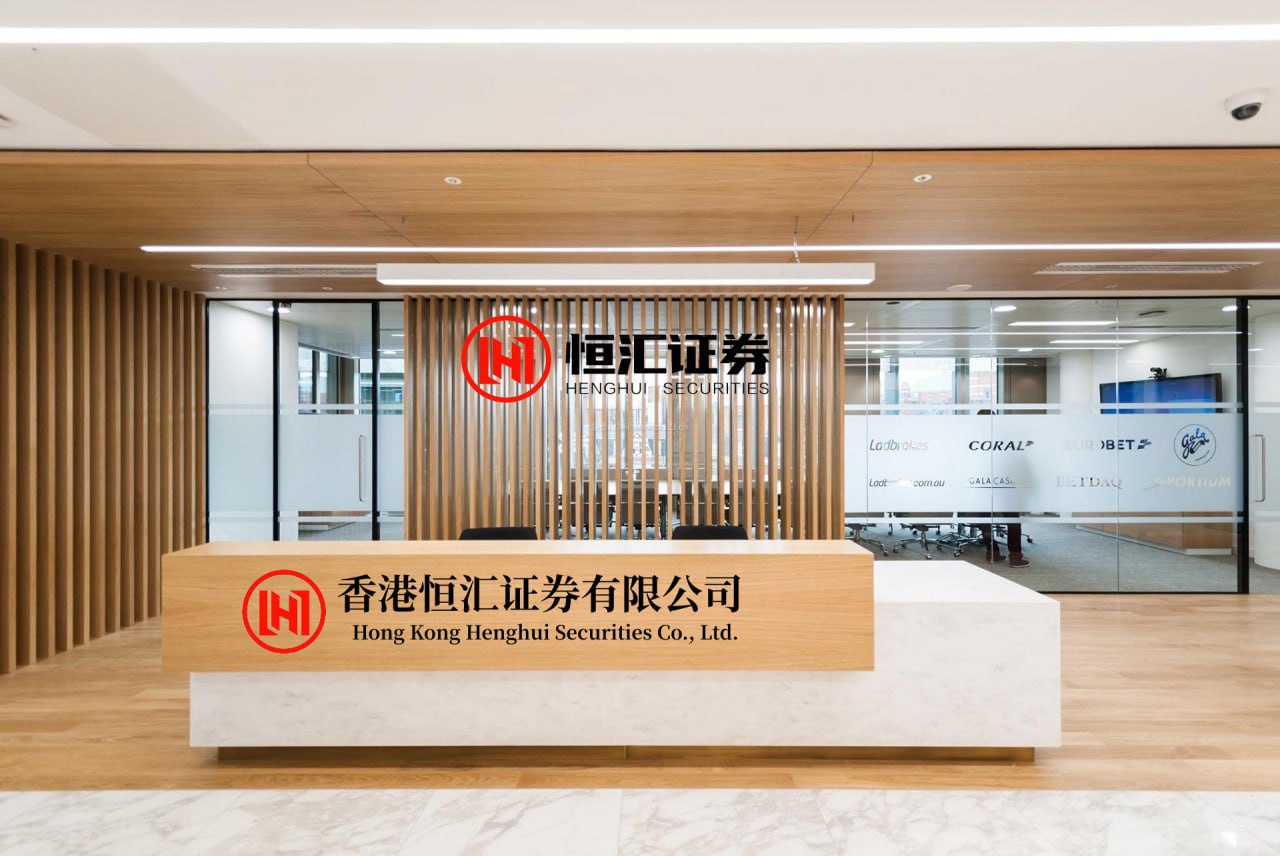 江苏配资网 经济第一大省的“抢人”底牌：今年再揽百万毕业生，15万人挤爆首场招聘会